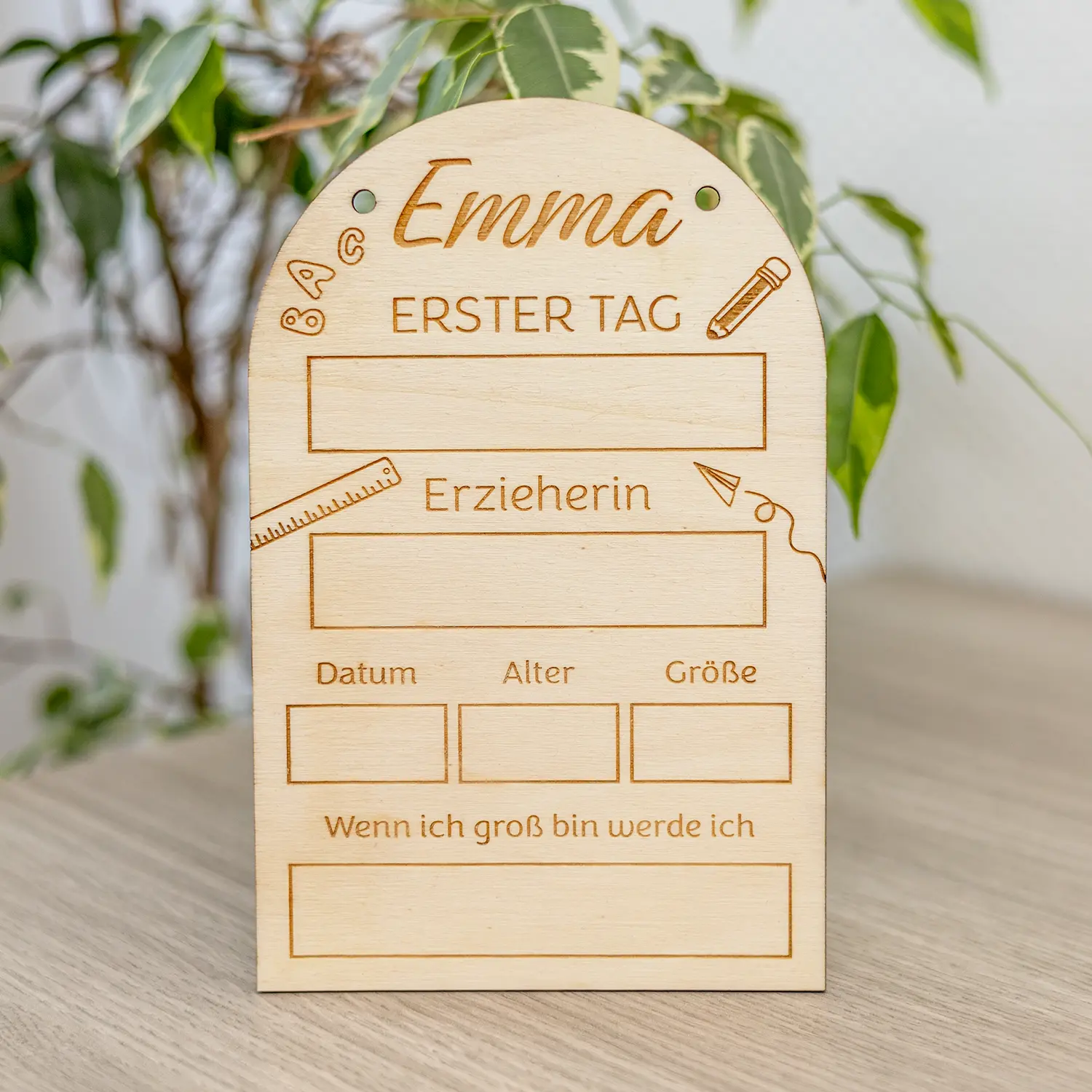 Holzschild – Erinnerungstafel - Erster Tag für Schule und Kindergarten, personalisiert mit Namen - Produktbild
