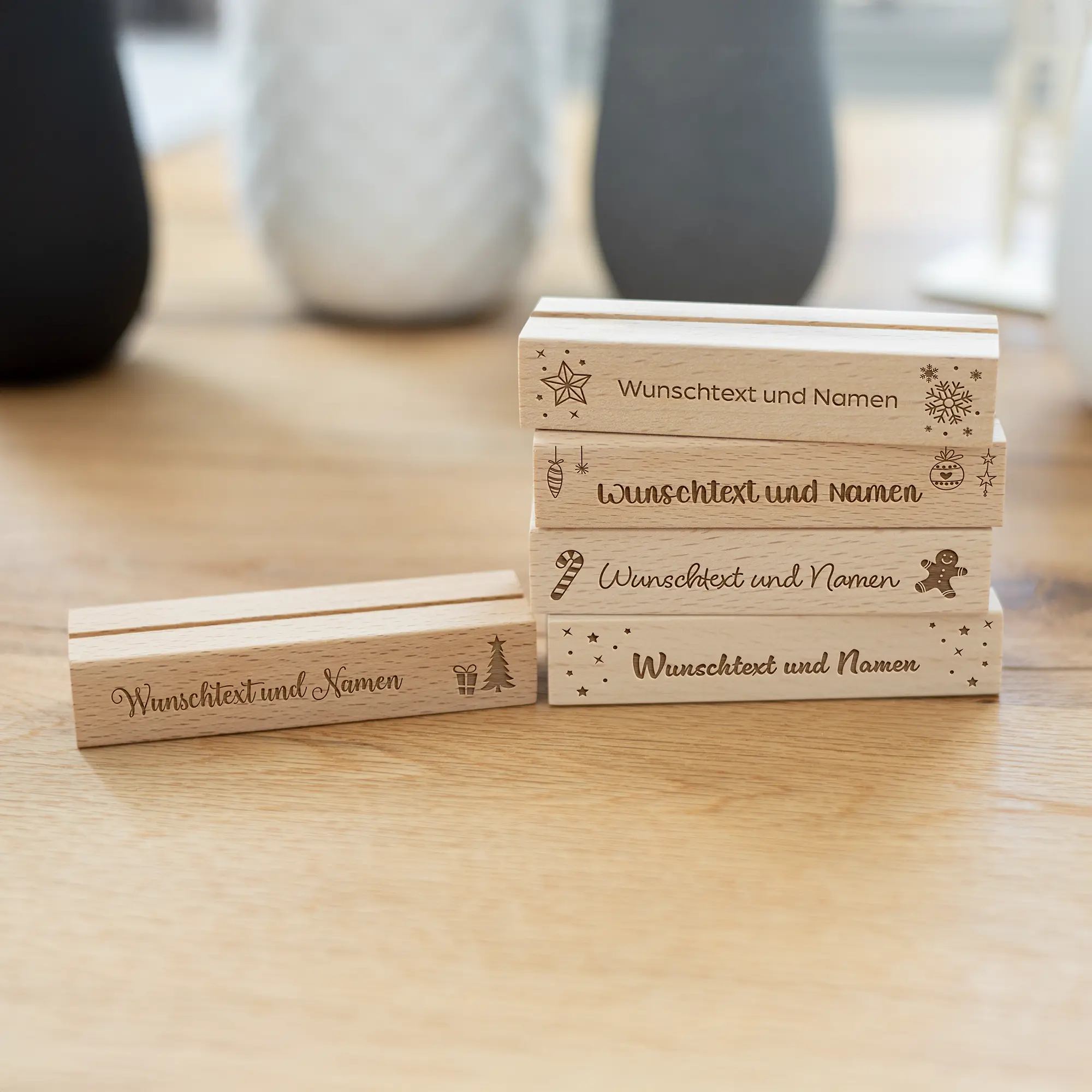 Personalisierbarer Kartenhalter "Weihnachten" aus Holz 6 Personalisierbarer Kartenhalter "Weihnachten" aus Holz