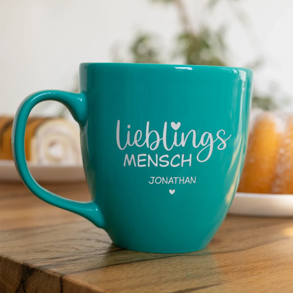 Personalisierte Tasse "Lieblingsmensch" - Auf Tisch