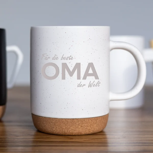 Personalisierbare Keramiktasse "Für die beste Oma der Welt" Produktbild